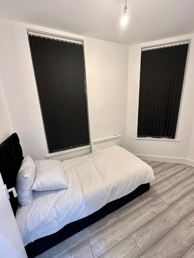 Luton Town Centre Apartment Exteriör bild